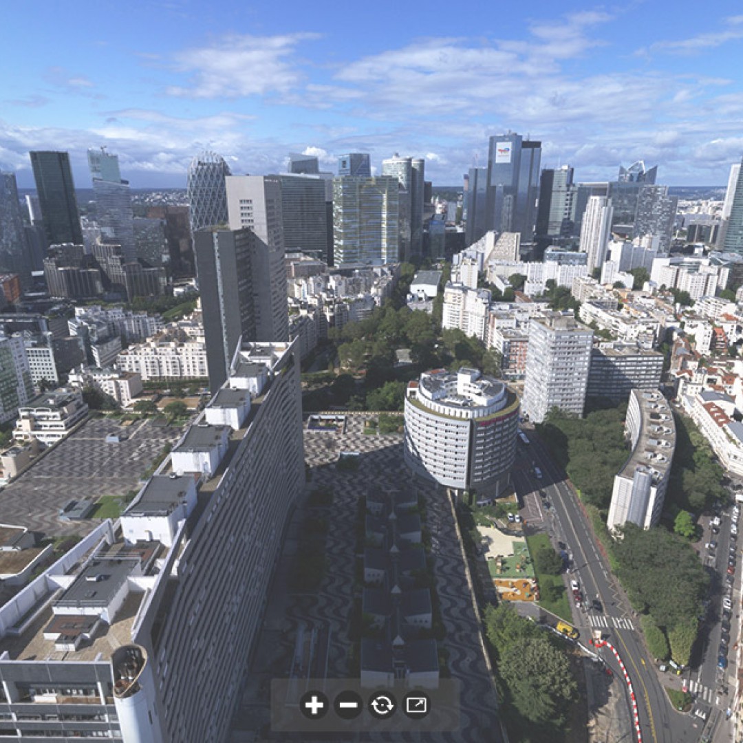 Visite virtuelle par drone à Courbevoie avec vue à 360° sur Paris et la Défense